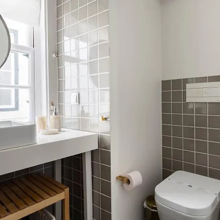 Olivier Design - Downtown - No Lift Apartament *